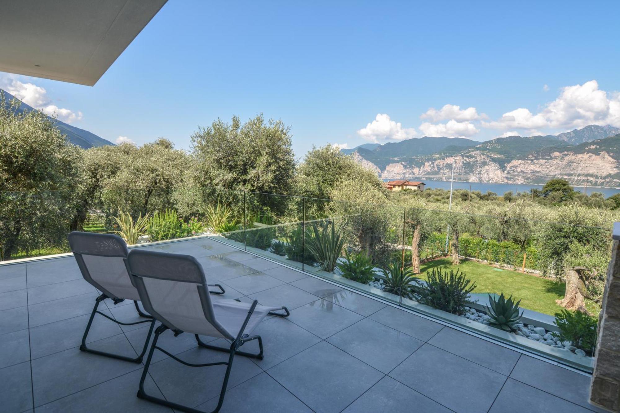 Olivo Luxury Apartments Malcesine Exterior photo